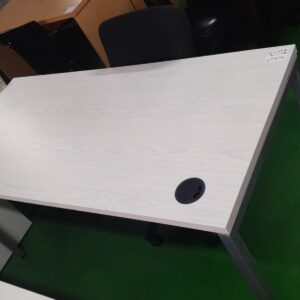 1600mm x 750mm Straight Desk On Steel Frame Black Cherry