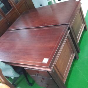 1600mm x 820mm Solid Wood Desk With Mobile Pedestal