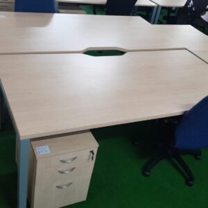 2000mm x 1000mm Straight Desk On Steel Frame Maple Melamine