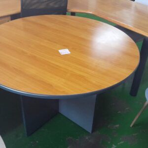 1200mm Diameter Round Table Oxford Cherry