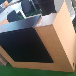 1600mm Reception Unit Oak With Black Overlay